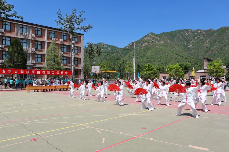 与莫德里奇